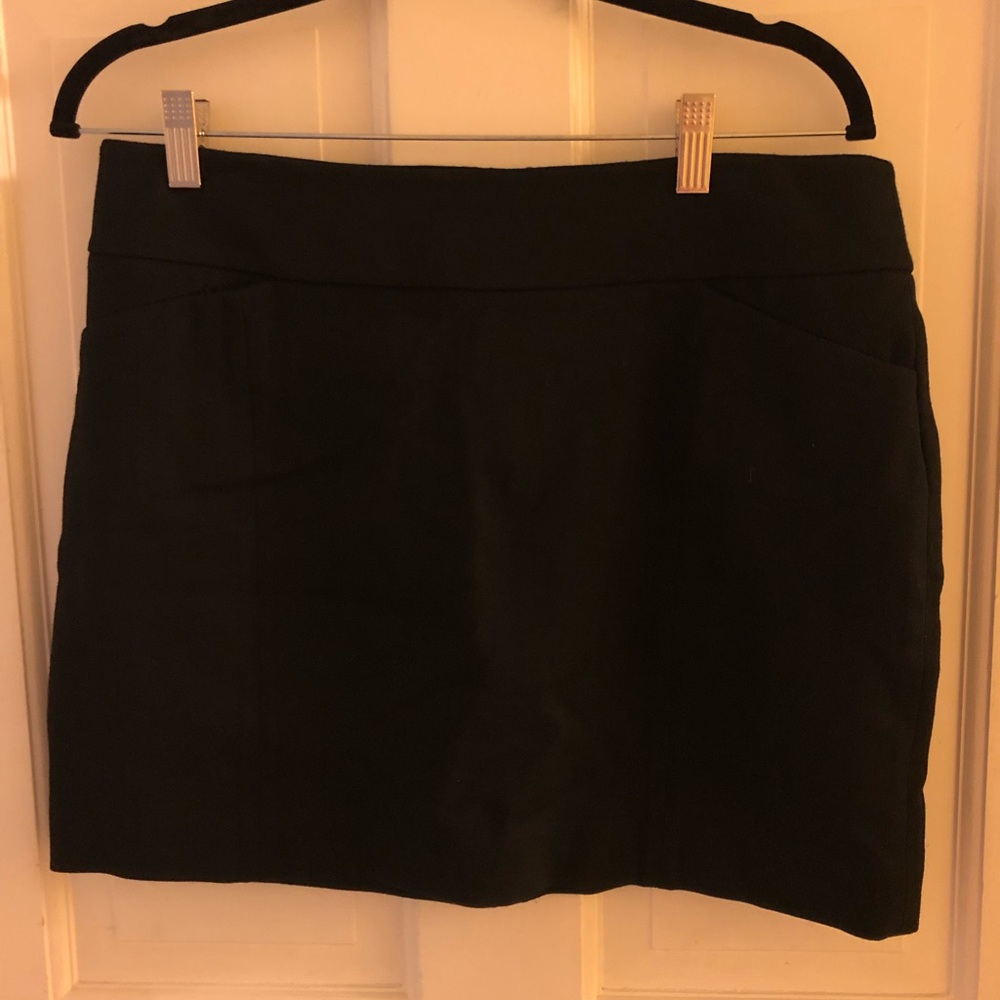 White House black market black skirt